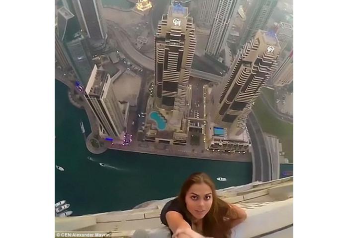 Selfie Ekstrim Model Rusia Di Dubai